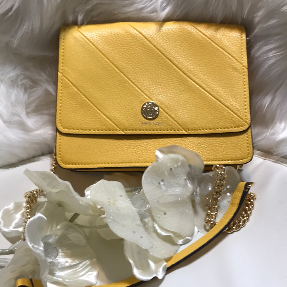ANNE KLEIN YELLOW CROSSBODY PURSE